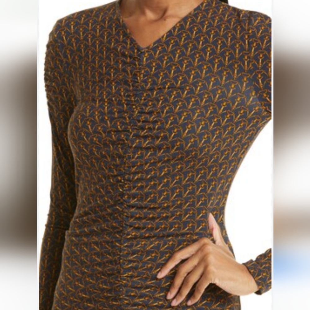 Veronica Beard Medium top